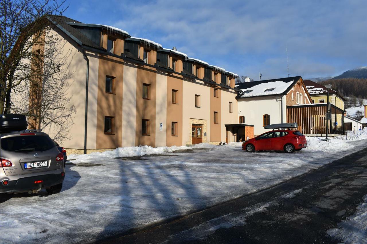 Apartma Fara Loučná nad Desnou Extérieur photo